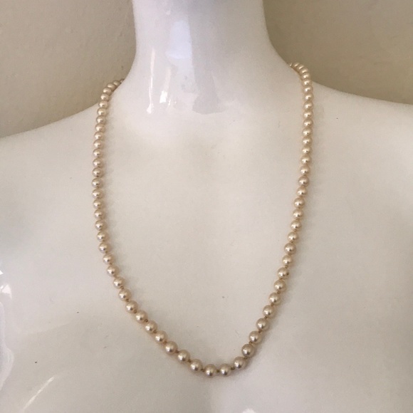 Vintage Monet Pearl Necklace Knotted Gold Clasp - Picture 3 of 8